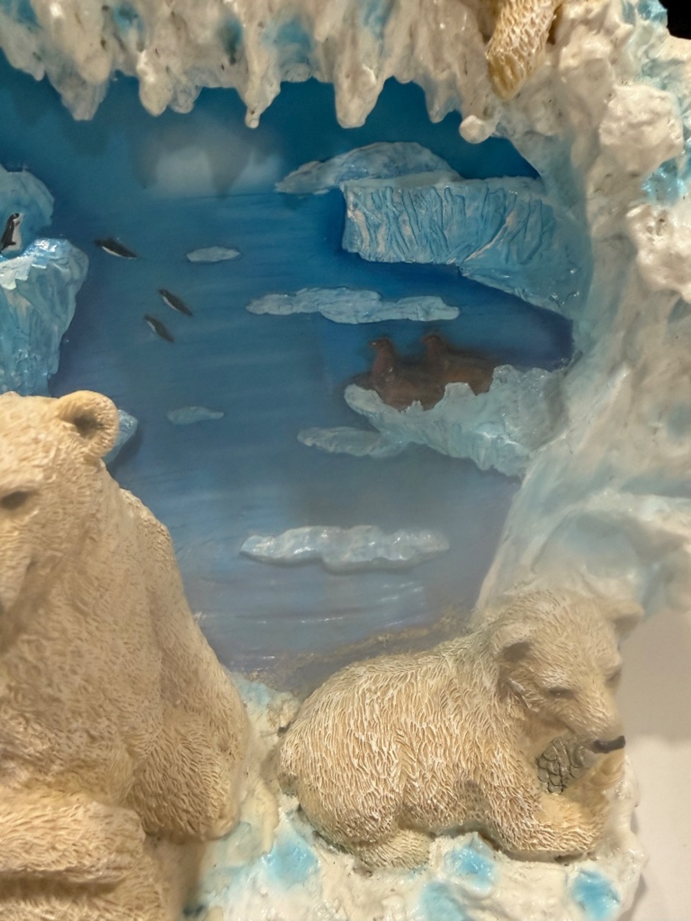 RARE Arctic Polar Bear Resin Decorative Diorama Ornament with Seals & Penquins - Picture 2 of 9